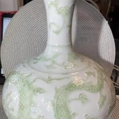 Vintage Chinese Qianlong Blue Under Glazed Mark Celadon Green & White 12" Dragon Lotus Vase in VG Preowned Condition.
