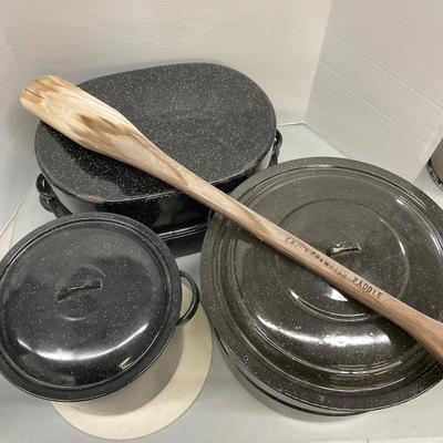 731 Lot of Three Enamelware Steamer Pots with Cajun Crawfish Paddle