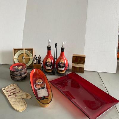 741 Italian Chef Serving Dishes