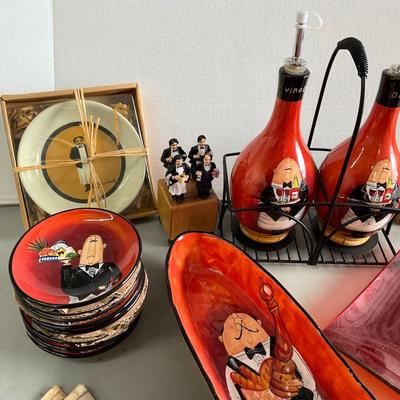 741 Italian Chef Serving Dishes