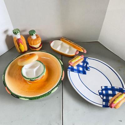742 Lot of Ceramic Hamburger and Hotdog Serving Pieces