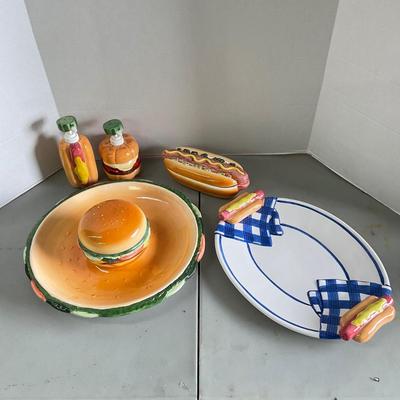 742 Lot of Ceramic Hamburger and Hotdog Serving Pieces