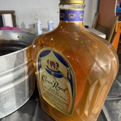 23-Captain Morgan Tub and Large Decor Bottles