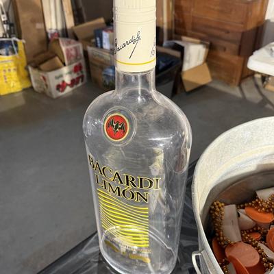 23-Captain Morgan Tub and Large Decor Bottles