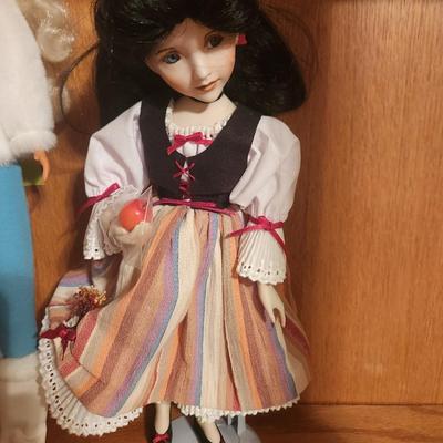 Heroines From The Fairytale Forrests Snow White