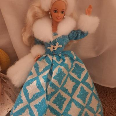 1996 Winter Renaissance Barbie Evening Elegance