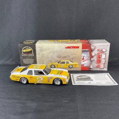 -2- 1:24 SCALE | Stock Car #2 Dale Earnhardt Mello Yellow 2002 | With COA