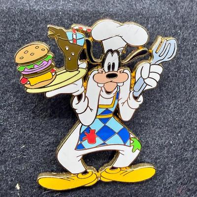 Sale Photo Thumbnail #515: 2007 Disneyland Resort Annual Passholder "Dining With Character" series. Good condition.