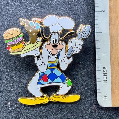Sale Photo Thumbnail #516: 2007 Disneyland Resort Annual Passholder "Dining With Character" series. Good condition.