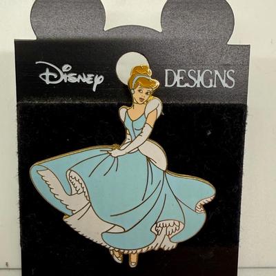 Sale Photo Thumbnail #519: Cinderella Dancing is a Limited Edition (LE) 2500 pin in the Cinderella Musical Boxed Set 5-pin set from the Disney's Electrical Parade pin series. It was originally released on January 6th, 2002 and was available from Disneyland Resort.