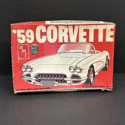 LOT 134: Vintage1959 & 1960 Corvette Models & 2 Unopened Puzzled: Elvis Pressley & Ice Cream Days