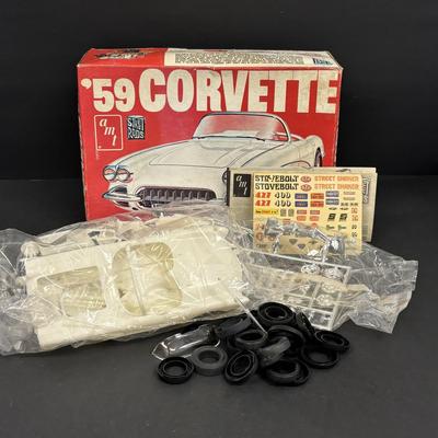 LOT 134: Vintage1959 & 1960 Corvette Models & 2 Unopened Puzzled: Elvis Pressley & Ice Cream Days