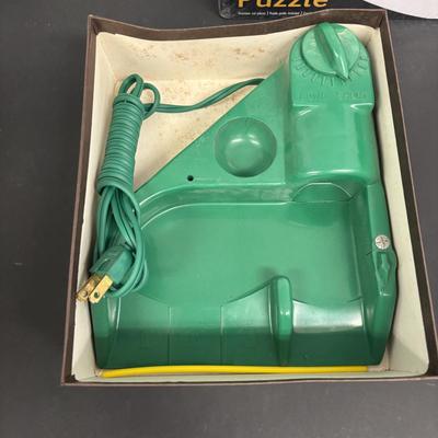 LOT 137: Golf Themed Collection: Xbox 360 Game, Vintage Oscar Jr Putting Partner, Golf Scrabble along with Billiards & Sportsman...