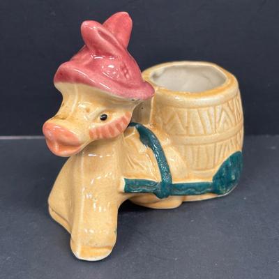 LOT 138: Vintage Japan Lusterware Porcelain Figural Wall Pockets & More