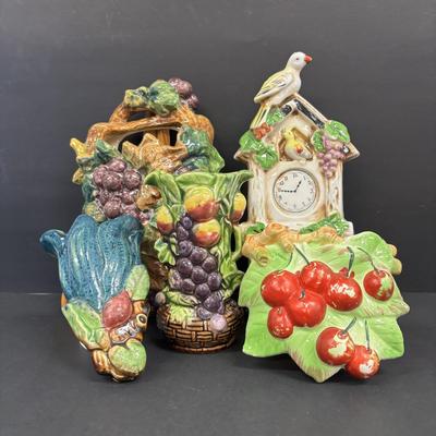 LOT 139: Vintage Japan Porcelain Wall Pockets: Cuckoo Clock, Grapes/Fruit, Cherries & Floral