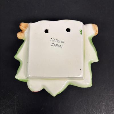 LOT 139: Vintage Japan Porcelain Wall Pockets: Cuckoo Clock, Grapes/Fruit, Cherries & Floral