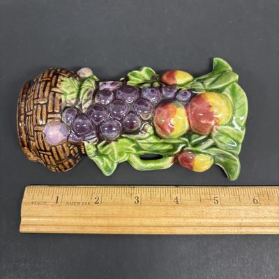 LOT 139: Vintage Japan Porcelain Wall Pockets: Cuckoo Clock, Grapes/Fruit, Cherries & Floral