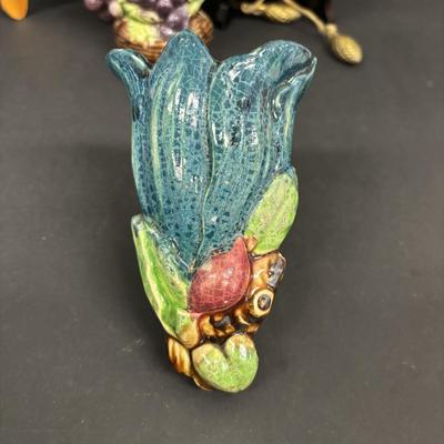 LOT 139: Vintage Japan Porcelain Wall Pockets: Cuckoo Clock, Grapes/Fruit, Cherries & Floral