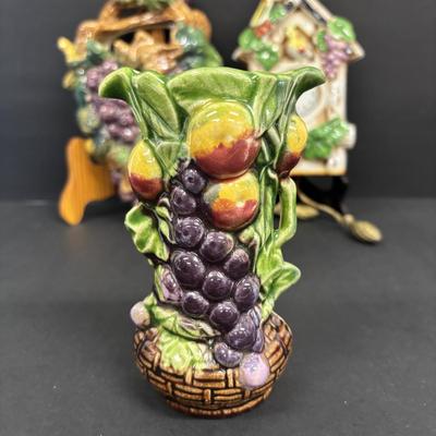 LOT 139: Vintage Japan Porcelain Wall Pockets: Cuckoo Clock, Grapes/Fruit, Cherries & Floral