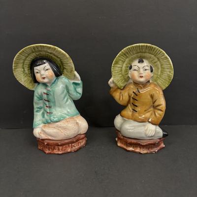 LOT 147: Vintage Moriage Bird Wall Pocket & Hand-Painted Figural Wall Pockets