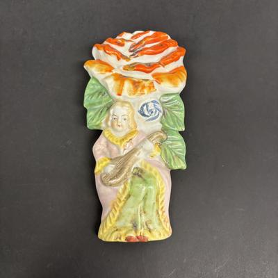 LOT 148: Vintage Wall Pocket Collections: Cuckoo Clock, Floral, Figurine