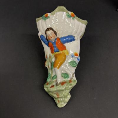 LOT 148: Vintage Wall Pocket Collections: Cuckoo Clock, Floral, Figurine