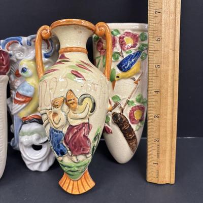 LOT 149: Vintage Wall Pockets: Miyata Ware, Yellow Parot, Bird/Floral
