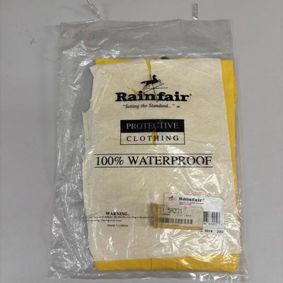 LOT 501: NIP Shakespeare Reflective Nylon Dock Rope, Rainfair Raincoats & Tempest Rain Suit