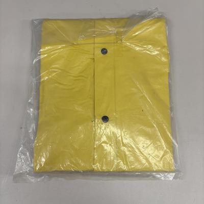 LOT 501: NIP Shakespeare Reflective Nylon Dock Rope, Rainfair Raincoats & Tempest Rain Suit