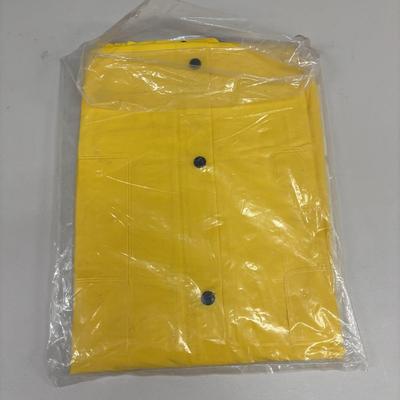 LOT 501: NIP Shakespeare Reflective Nylon Dock Rope, Rainfair Raincoats & Tempest Rain Suit