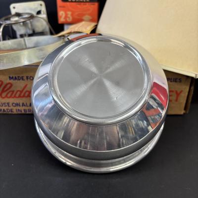 LOT 167: Vintage Aladdin Caboose Kerosene Mantle Lamp