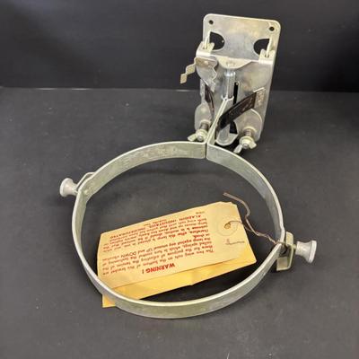 LOT 167: Vintage Aladdin Caboose Kerosene Mantle Lamp