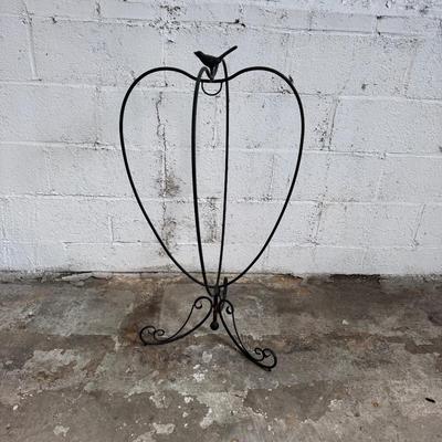 551 Metal Garden Basket Stand with Bird Top and Tile Top Table