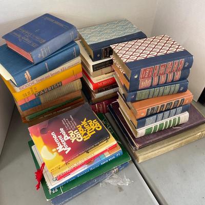 799 Lot of Vintage Books and Yearbooks