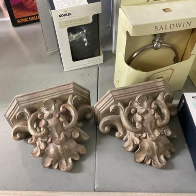 850 Lot of Home Decor, Lamp, Robe Hooks, Towel Rings, Robe Hooks, Wall Shelves