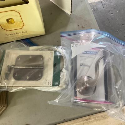 850 Lot of Home Decor, Lamp, Robe Hooks, Towel Rings, Robe Hooks, Wall Shelves