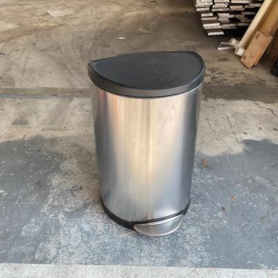 867 Simple Human Curved Front Garbage Can