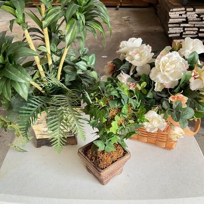 869 Lot of Four Artificial Plants / Flowers