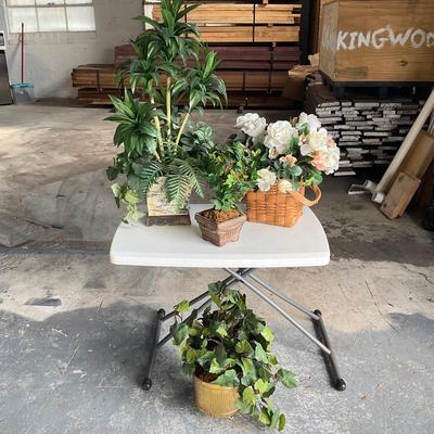 869 Lot of Four Artificial Plants / Flowers