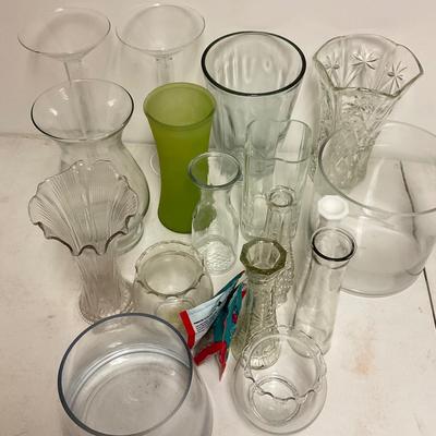882 Lot of Various Glass Vases