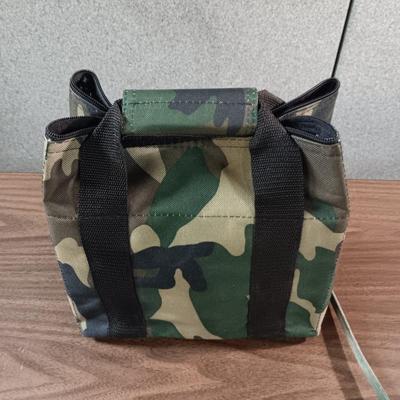 JOHNSON CITATION MODEL 110 FISHING REEL W/BOX, BOB-BET BAIT BOX, POLE HOLDER AND INSULATED BAG