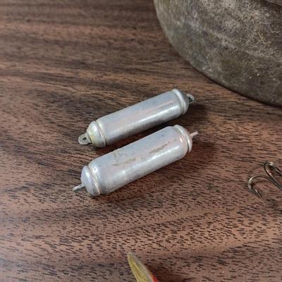 VINTAGE FISHING LURES AND BAIT BOX PLUS INSULATED BAG