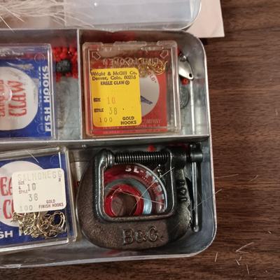 FLY TYING SUPPLIES AND FLIES IN HOLDERS