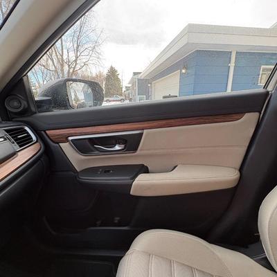 2018 HONDA CR-V EX - 30,000 miles AWD