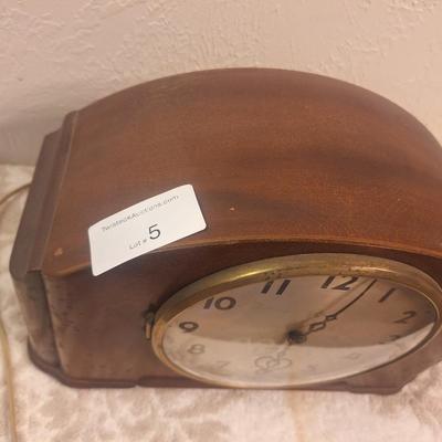Seth Thomas Simsbury electric chime mantel clock- not working
