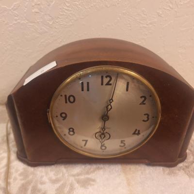 Seth Thomas Simsbury electric chime mantel clock- not working