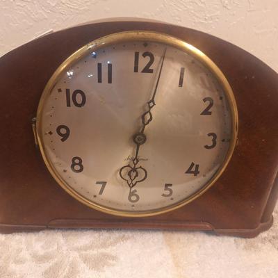 Seth Thomas Simsbury electric chime mantel clock- not working