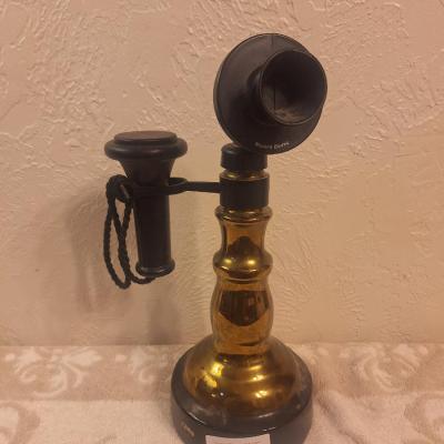 1978 Jim Beam decanter- 1897 modelcandlestick telephone (empty)