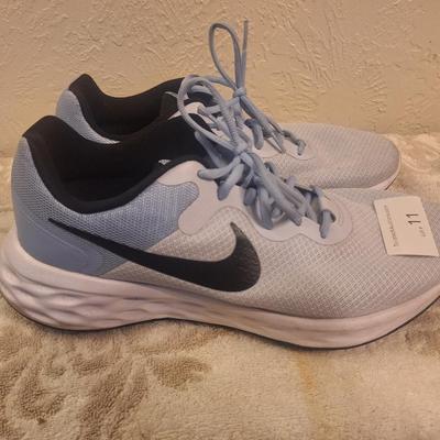 Men's size 11.5 Nicke running shoes