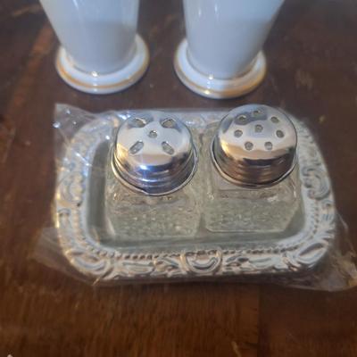 salt and pepper shaker bundle